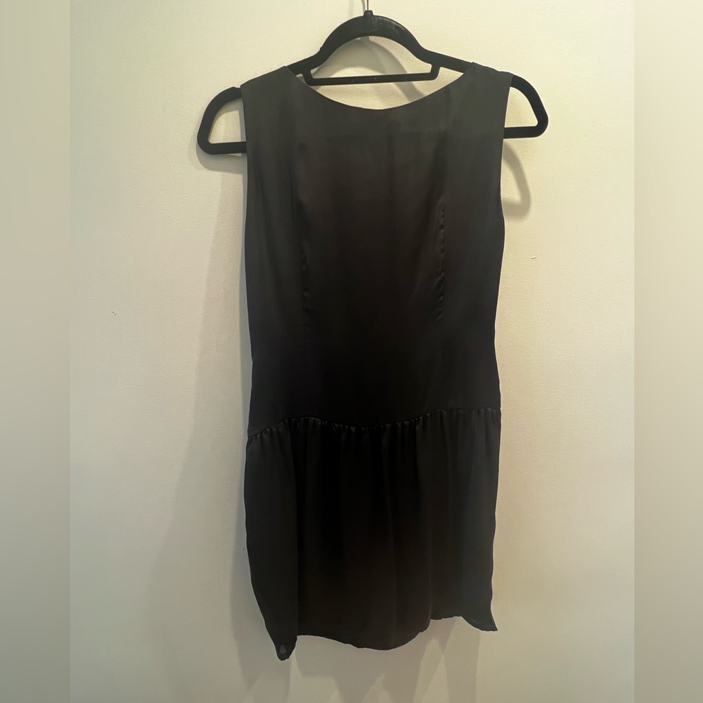 Chloe silk black dress with white silk bow detailing in front - Picture 3 of 3